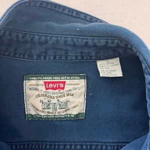 Vintage 90’s Levi’s Button Down Denim Shirt